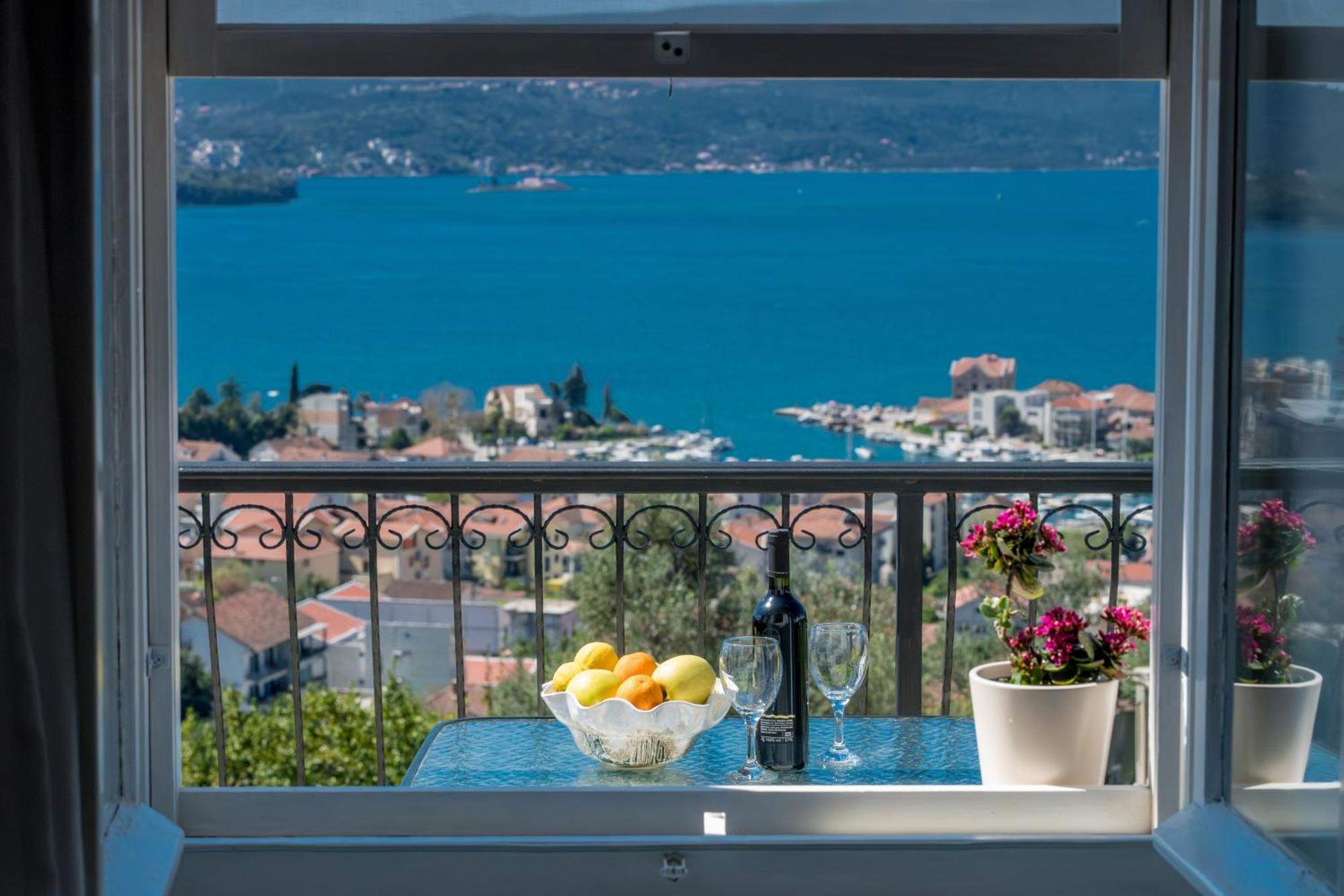 Apartment Lana Tivat Zewnętrze zdjęcie