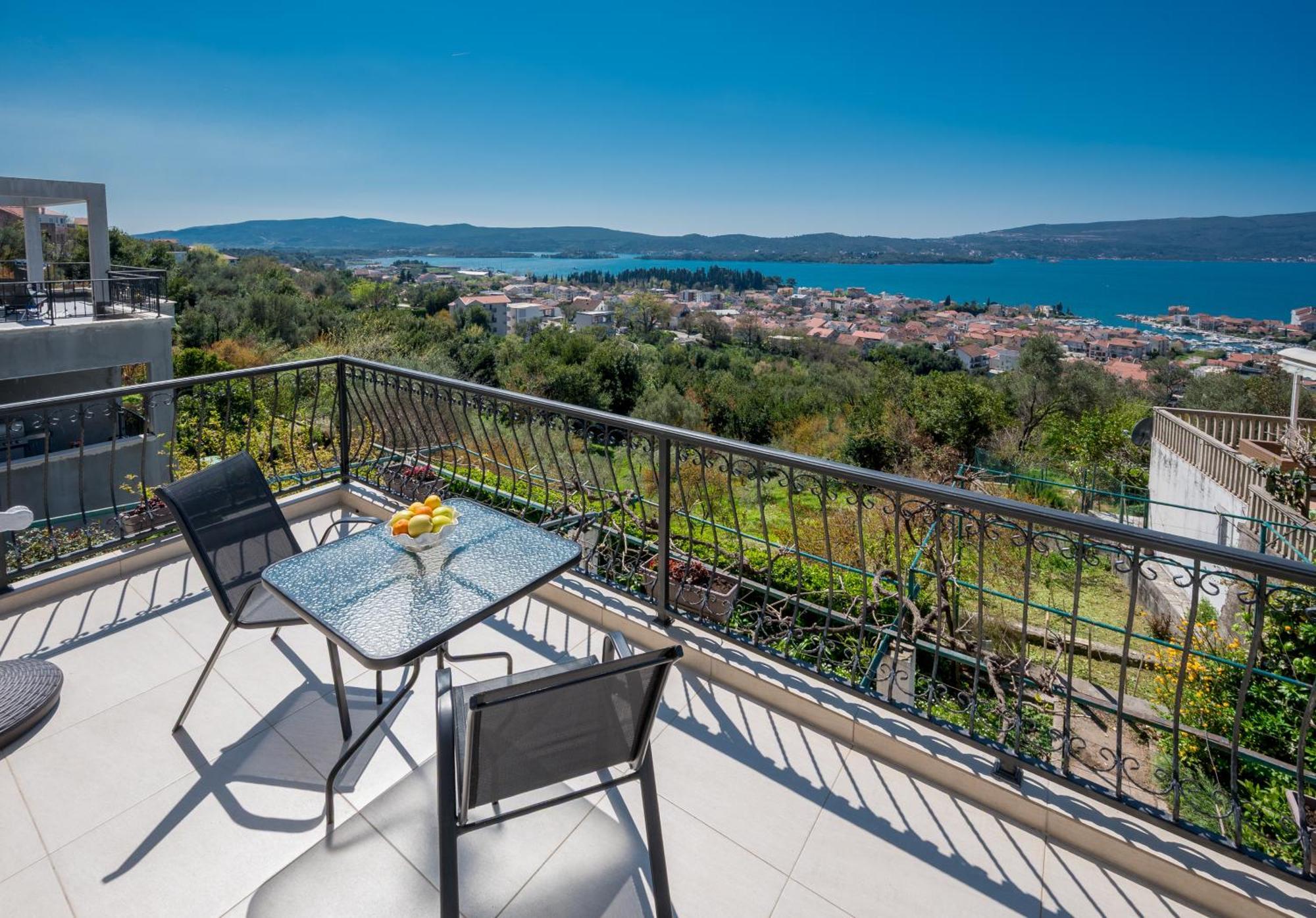 Apartment Lana Tivat Zewnętrze zdjęcie
